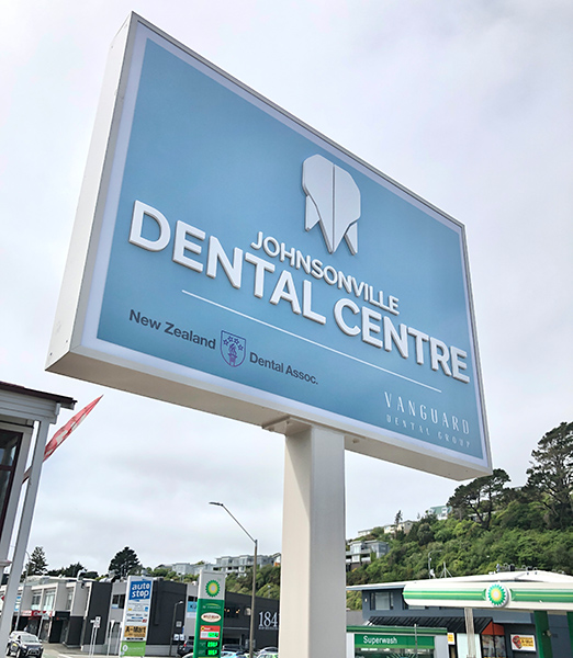 Dental Centre plinth sign